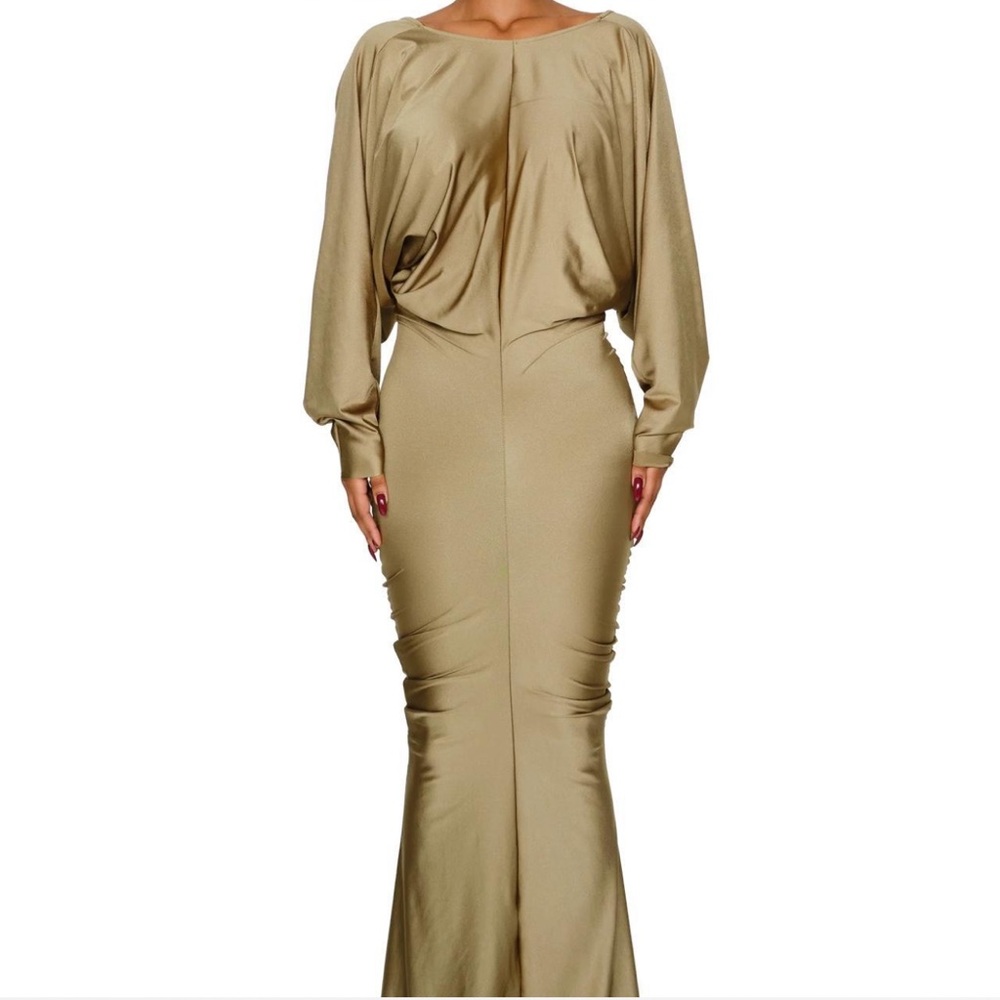 Elegant Backless Gold Dress - Picture 2 of 2